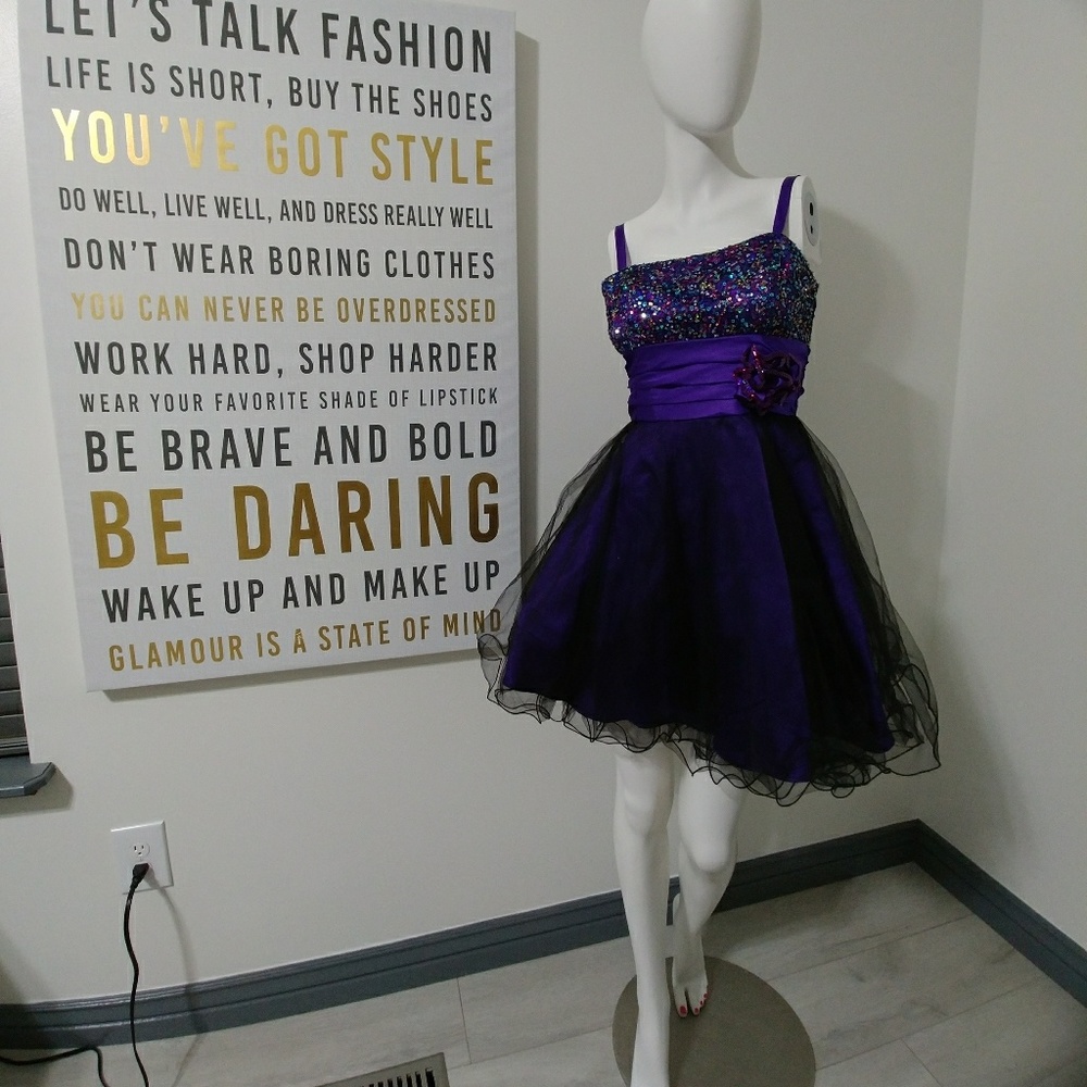 EUC Masquerade Purple Special Occasion dress